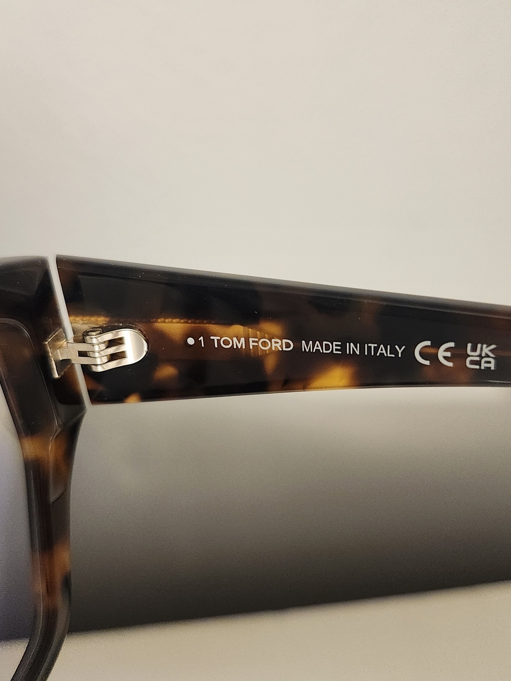 Tom Ford Unisex Tortoiseshell Sunglasses Blue Block - Brown - Picture 2 of 7